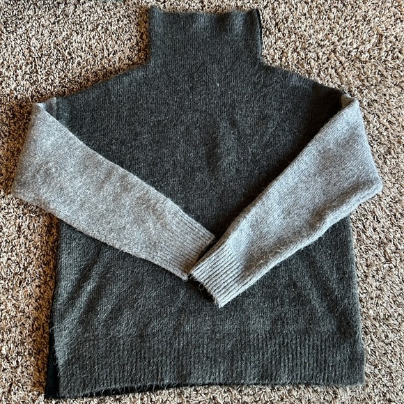 Karen Kane Color Block Sweater Size M - Picture 2 of 10